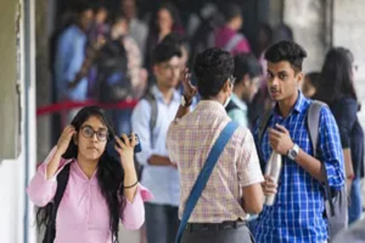 CG News: छात्रों ने नहीं ली एलुमनी फीस(photo-patrika)