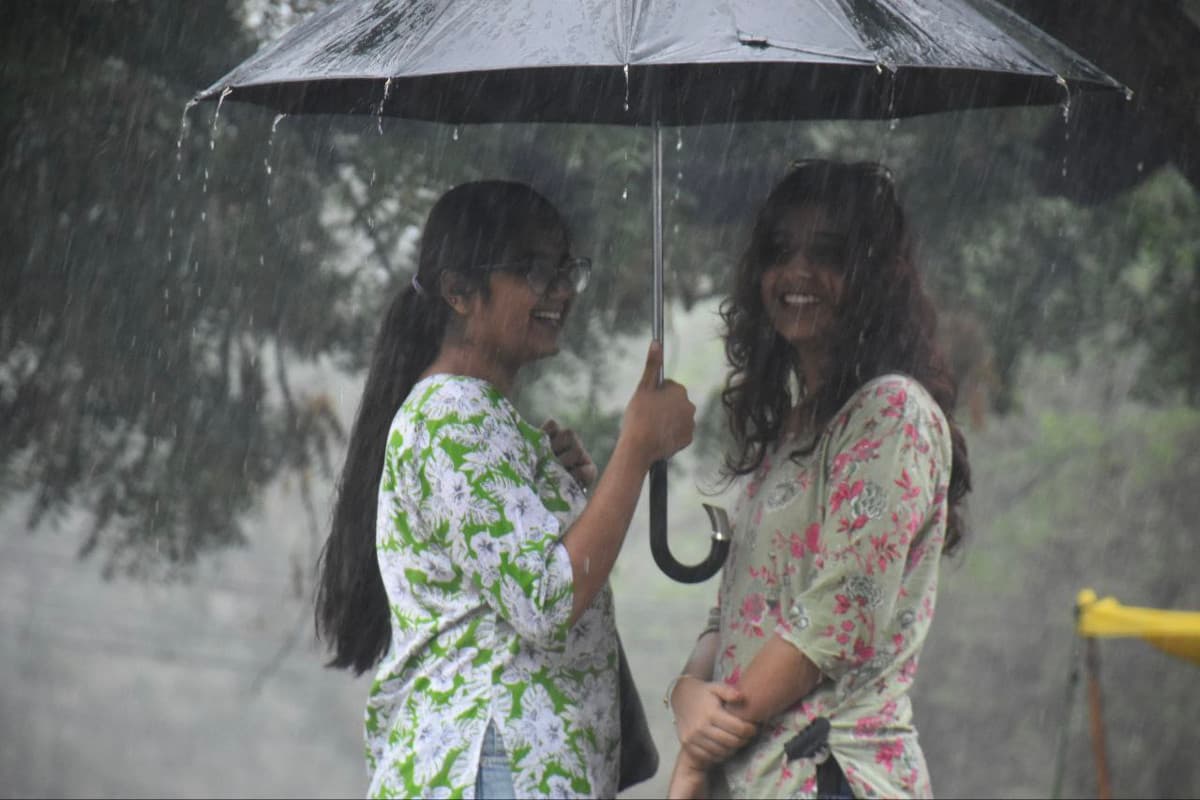Torrential Downpours Create Flood‑Like Conditions, Administration in High‑Alert Mode Photo source: Patrika