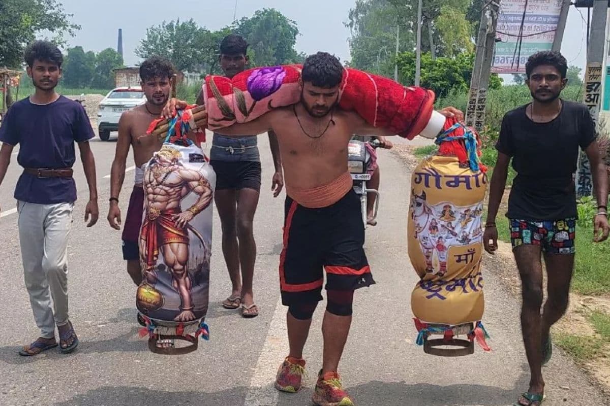 Delhi Kanwar Yatra: IPS अधिकारी बन जाए गर्लफ्रेंड, दिल्ली के युवक ने अनोखी मनोकामना के लिए उठाई कांवड़