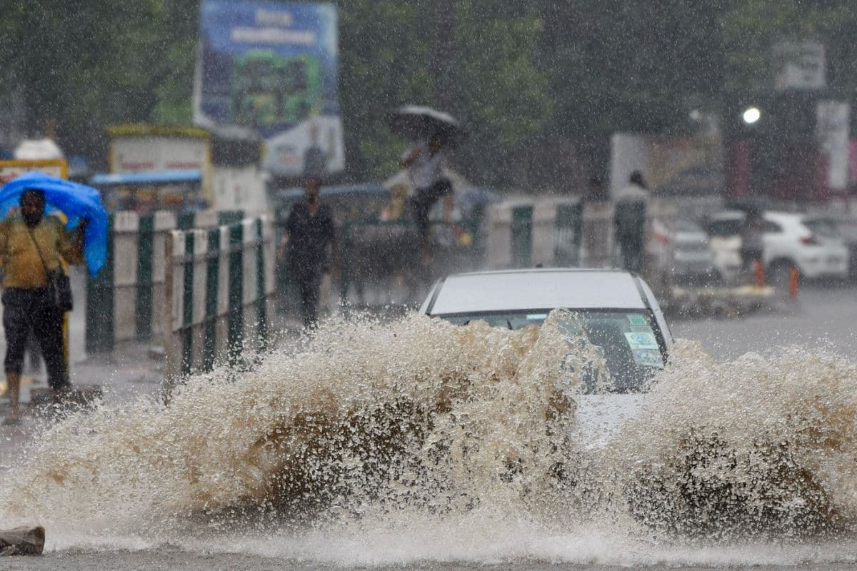 Heavy Rain Warning: एनसीआर में छह दिनों तक अतिभारी बारिश की चेतावनी, चार राज्यों में तबाही मचाएगा मानसून!