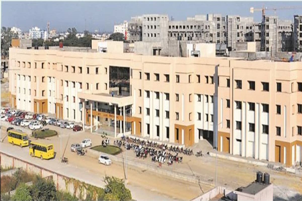 CG News: एम्स में दुर्लभ सेरिब्रोस्पाइनल लूइड का इलाज, एडवांस तकनीक से मरीज को मिला नया जीवन